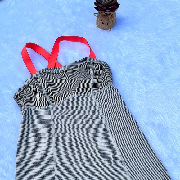 Lululemon Run: Catch me Tank - Picture 2 of 11